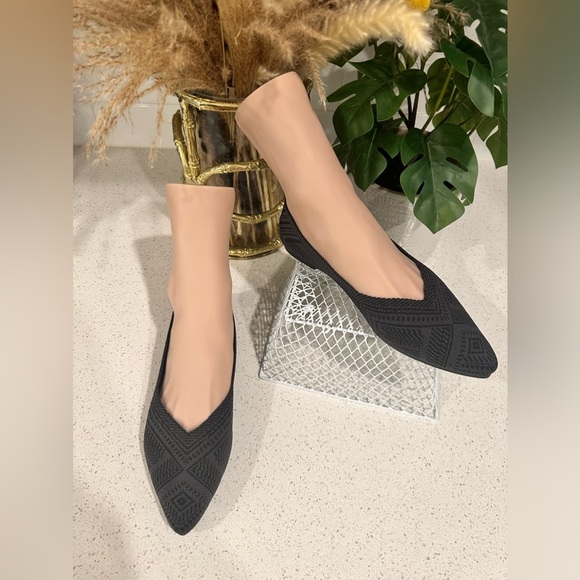 Pointed Toe Geometric Pattern Flat Shoes - Picture 5 of 7